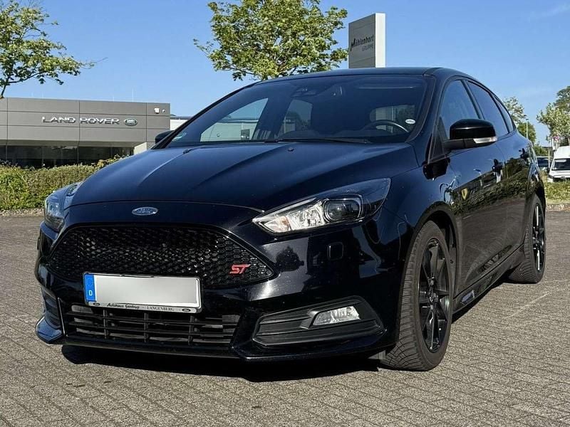 Schwarz Gebraucht 2017 Ford Focus ST Limousine | 12.750 € (Guter Preis) - Bild 1/4