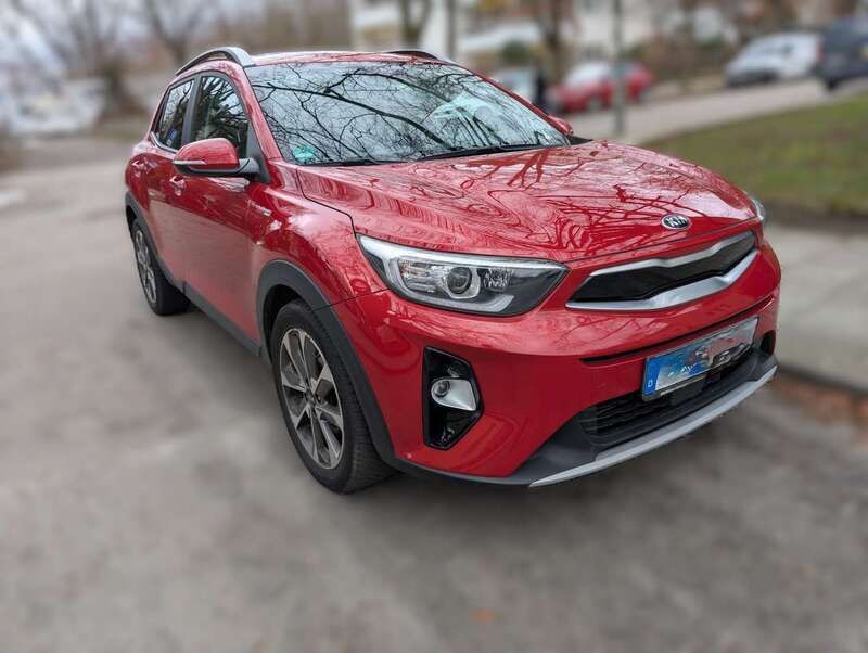 Rot Gebraucht 2019 Kia Stonic Platinum SUV | 18.500 € (Etwas zu teuer) - Bild 1/4