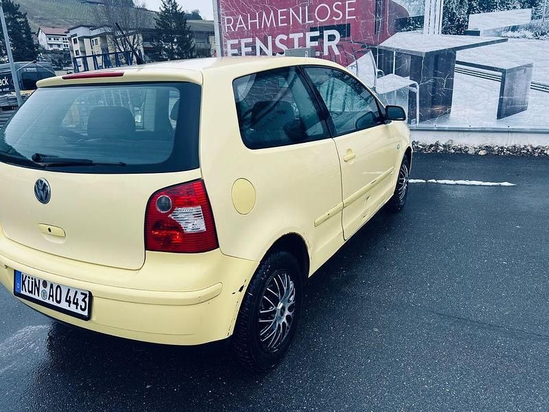 Gebraucht VW Polo 75 PS (55 kW) 2003 Gelb Limousine