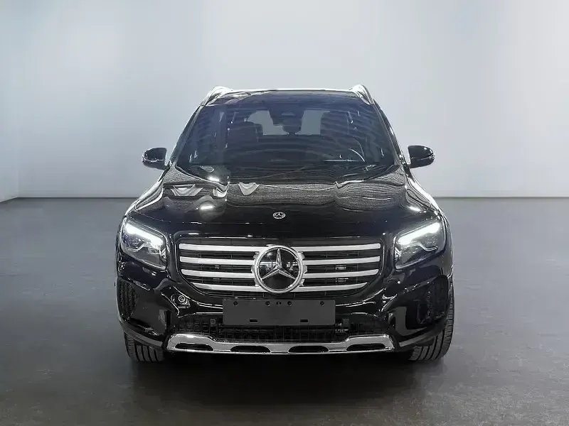 Gebraucht Mercedes GLB200 AMG 150 PS (110 kW) 2026 Grau SUV