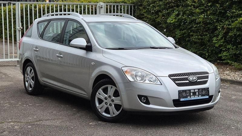 Machine silver(9s) Gebraucht 2009 Kia Ceed Sportswagon 2 Kombi | 3.750 € (Guter Preis) - Bild 1/4