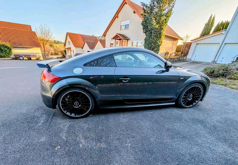 Używany Audi TT S-Line 160 KM (117 kW) 2012 Szary Coupe