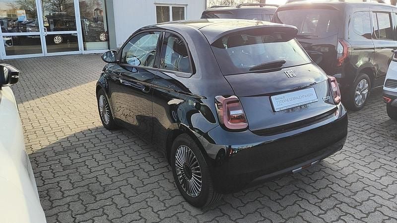 Gebraucht Fiat 500e 86 kW (118 PS) 2023 Schwarz Kleinwagen