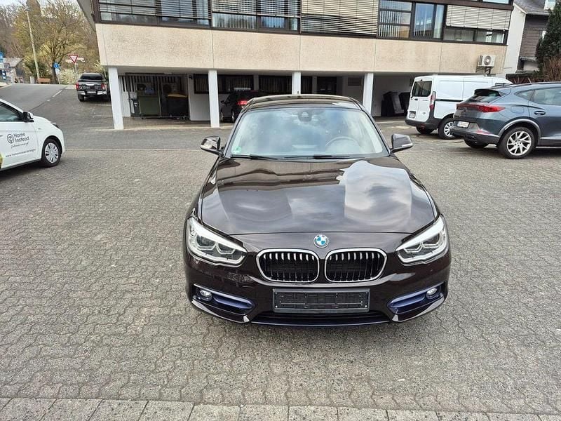 Gebraucht BMW 120 Advantage 190 PS (139 kW) 2019 Braun Kleinwagen