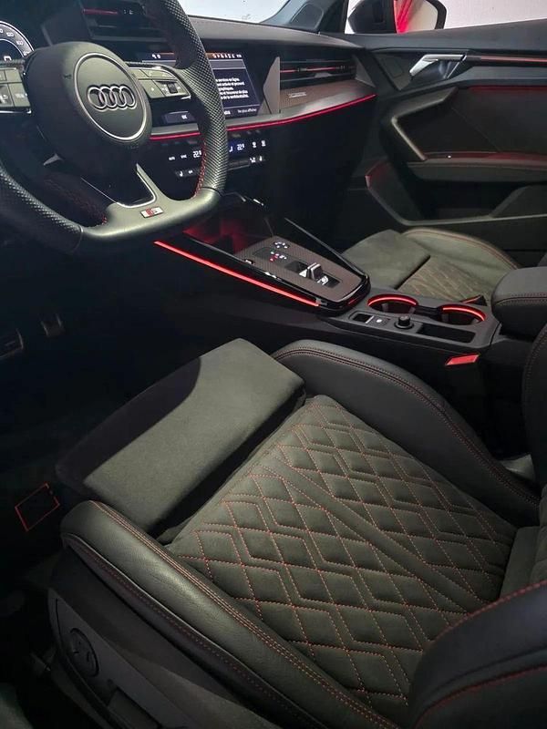 Gebraucht Audi S3 Ambiente 333 PS (244 kW) 2025 Schwarz Limousine