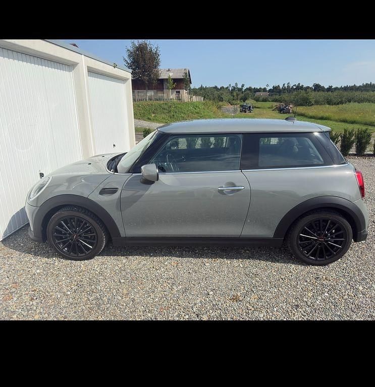 Gebraucht Mini Cooper Classic 136 PS (100 kW) 2022 Grau Kleinwagen