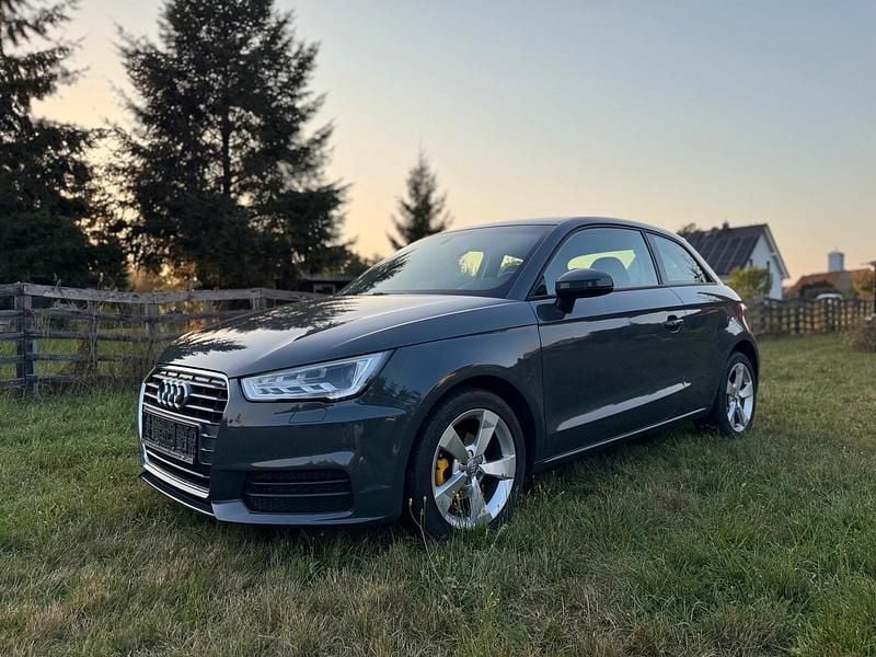 Grau Gebraucht 2017 Audi A1 Kleinwagen | 10.900 € (Fairer Preis) - Bild 1/4