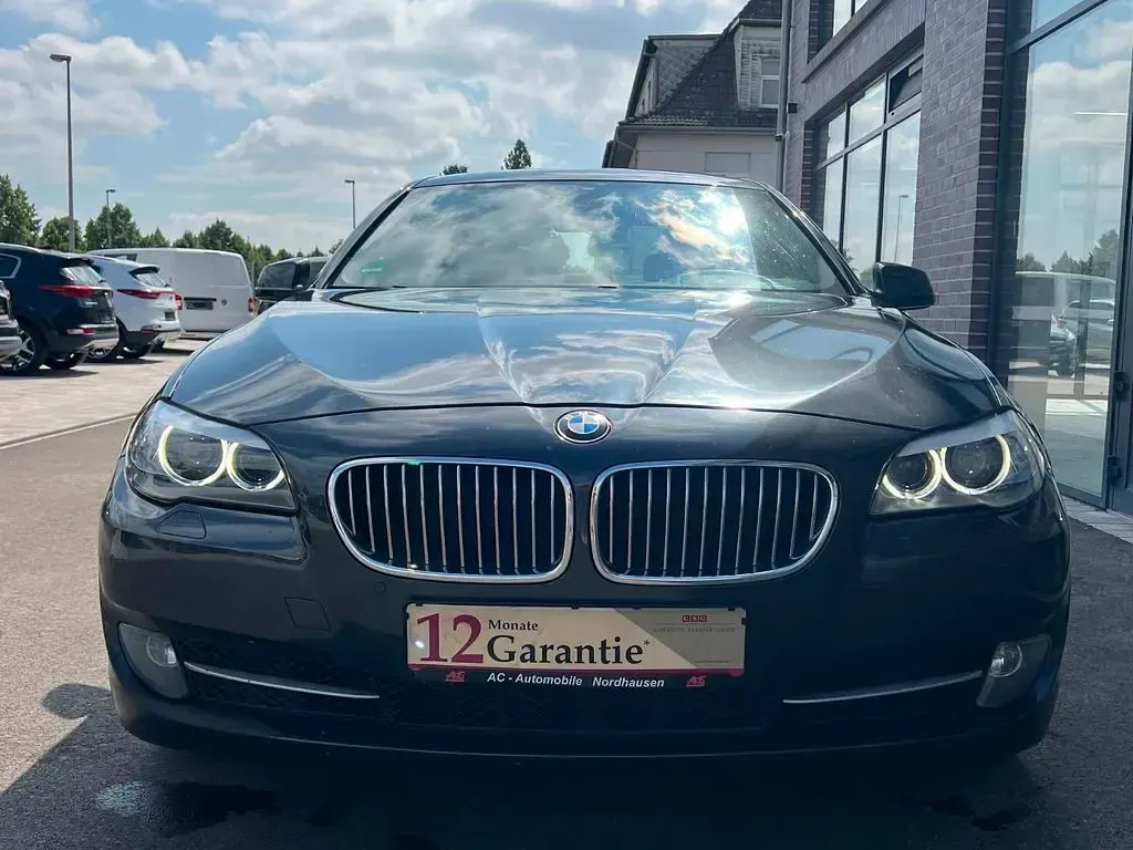 Gebraucht BMW 520 184 PS (135 kW) 2011 Grau Limousine