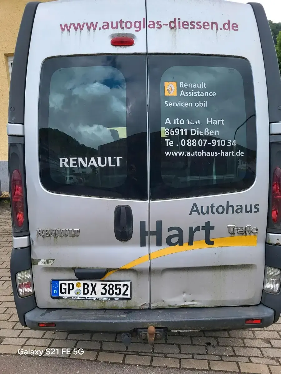 Gebraucht Renault Trafic 135 PS (99 kW) 2005 Silber Van / Kleinbus