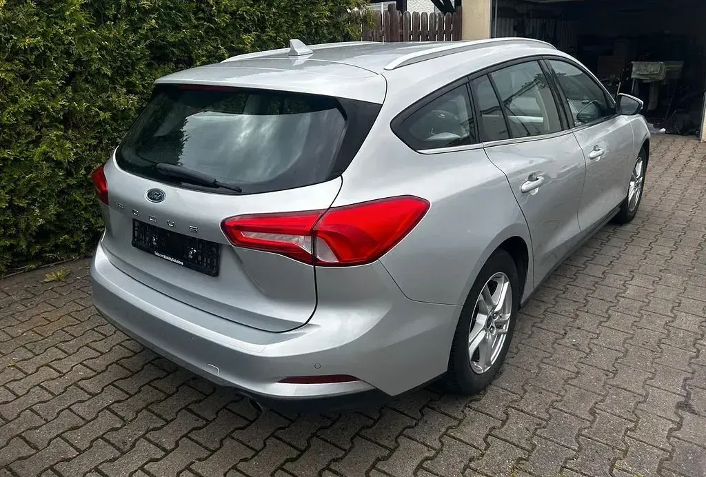 Gebraucht Ford Focus Cool & Connect 120 PS (88 kW) 2020 Silber Kombi