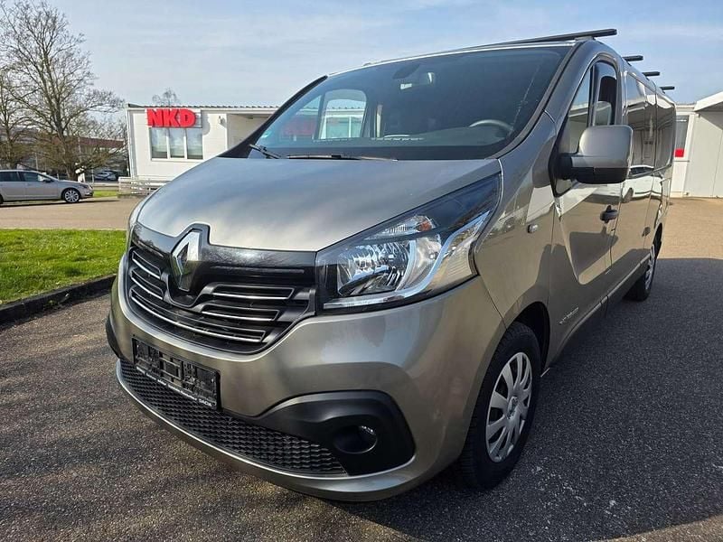 Second-hand Renault Trafic Expression 145 CP (106 kW) 2017 Stone Monovolum