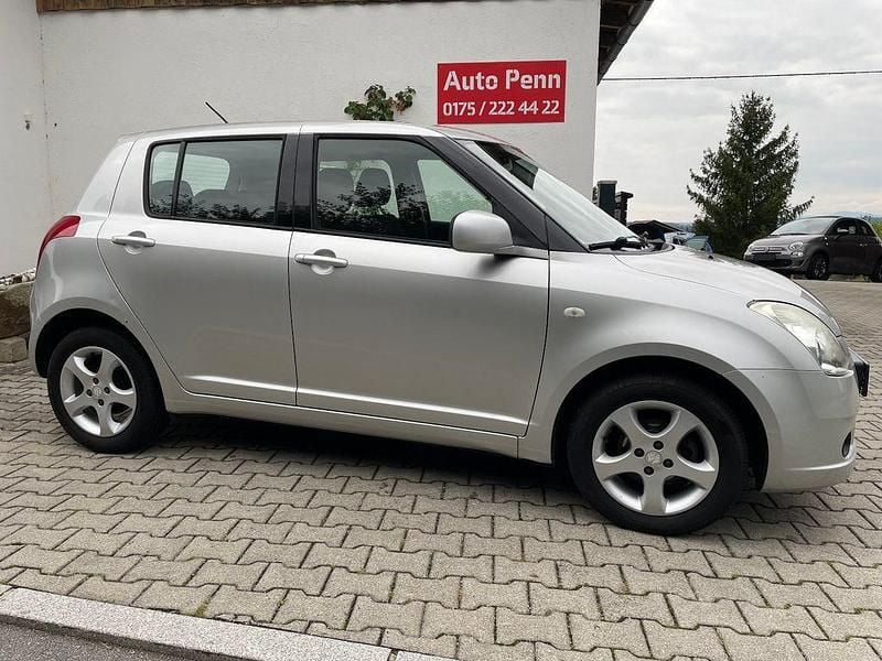 Silber Gebraucht 2007 Suzuki Swift Snow Limousine | 2.990 € (Fairer Preis) - Bild 1/4