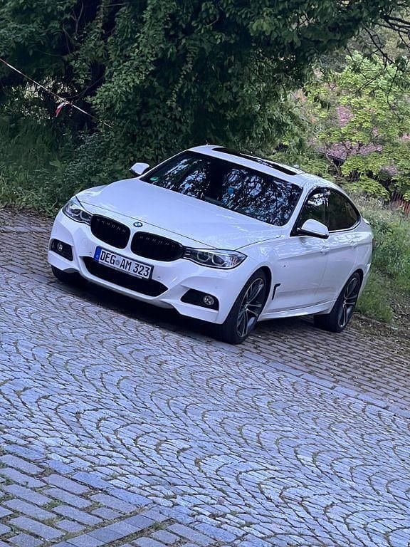 Weiß Gebraucht 2014 BMW 320 M Sport Limousine | 12.000 € (Fairer Preis) - Bild 1/4
