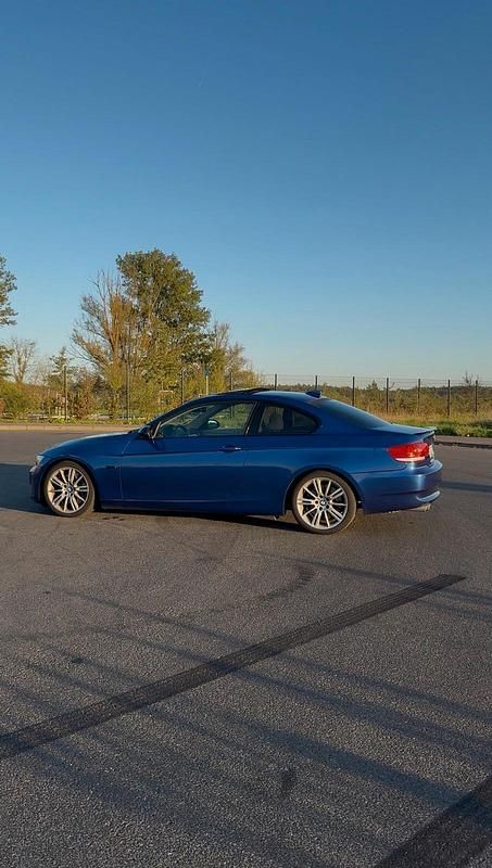 Gebraucht BMW 330 231 PS (169 kW) 2007 Blau Coupé