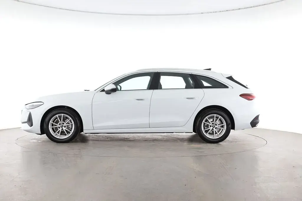 Gebraucht Audi A5 Sport 204 PS (150 kW) 2025 Gletscherweiss Kombi