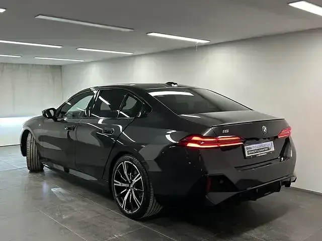 Gebraucht BMW i5 M Sport 442 kW (601 PS) 2025 Grau Limousine