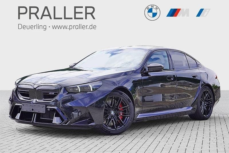 Black sapphire metallic Neu 2025 BMW M5 Performance Limousine | 132.500 € (Superpreis) - Bild 1/4