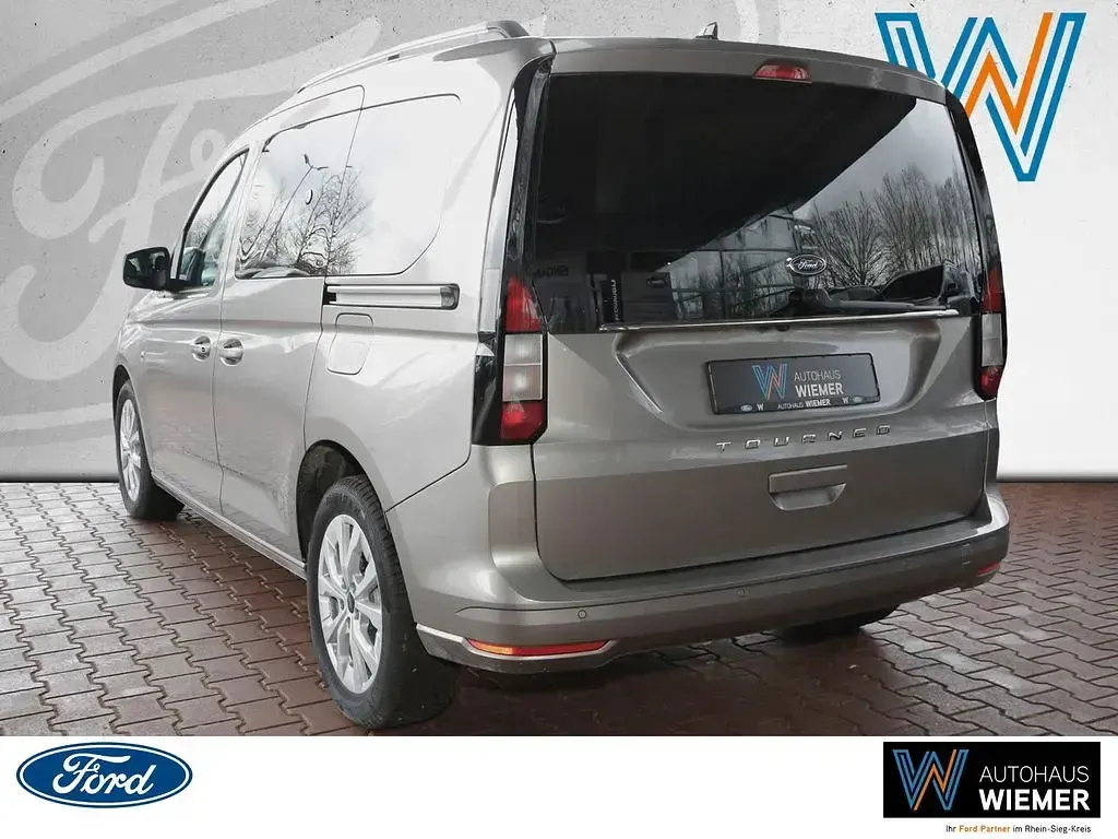 Gebraucht Ford Tourneo Connect Titanium 122 PS (89 kW) 2026 Silber Van / Kleinbus