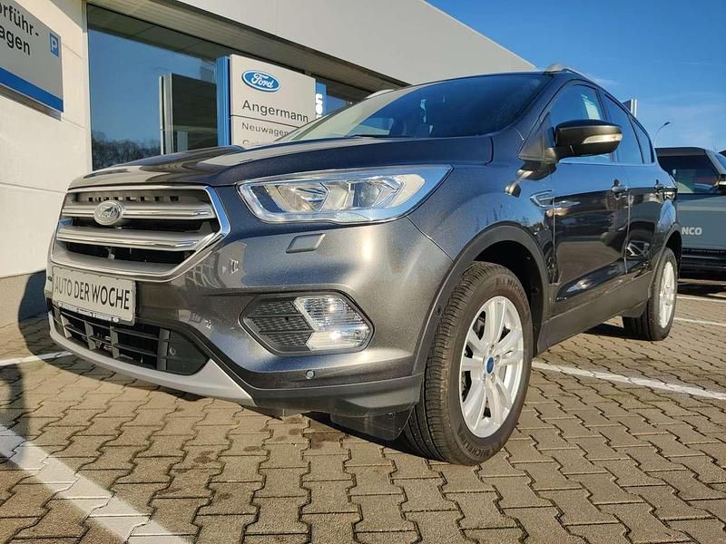 Gebraucht Ford Kuga Titanium 150 PS (110 kW) 2018 Unbekannt (metallic) SUV