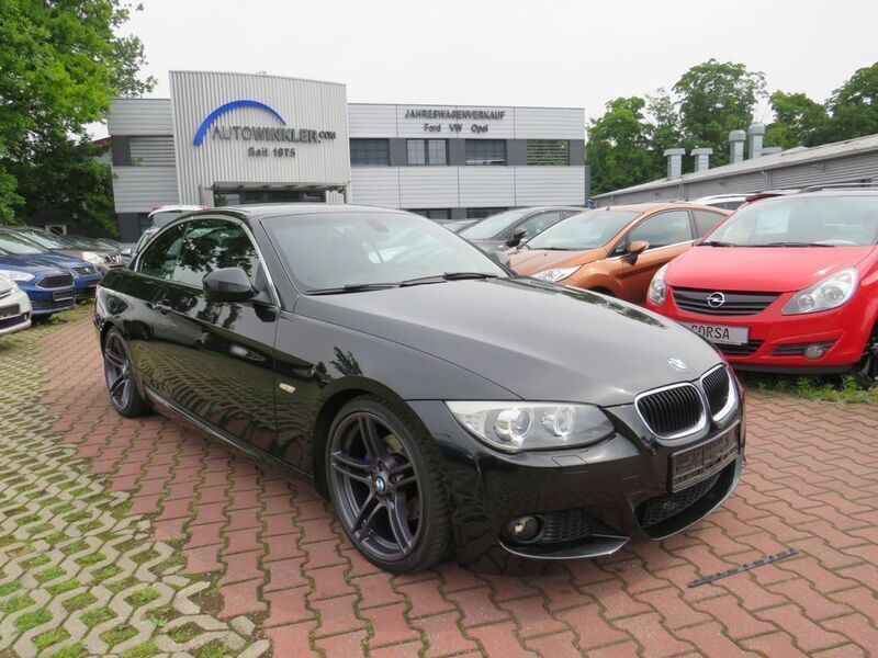 Schwarz Gebraucht 2012 BMW 320 Cabriolet Comfort Edition Cabrio | 15.890 € - Bild 1/4