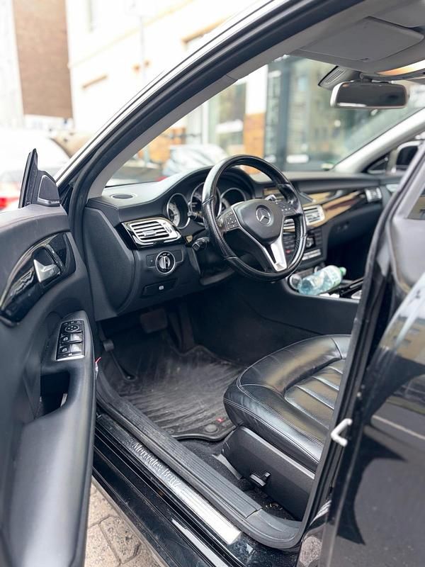 Gebraucht Mercedes CLS350 265 PS (194 kW) 2012 Schwarz Limousine