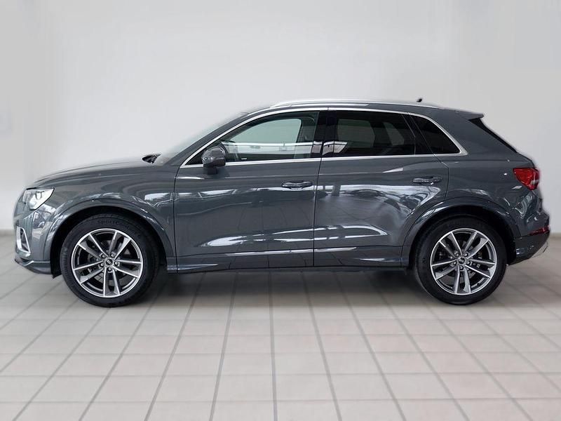 Gebraucht Audi Q3 Advanced Plus 150 PS (110 kW) 2023 Nanograu metallic (metallic) SUV
