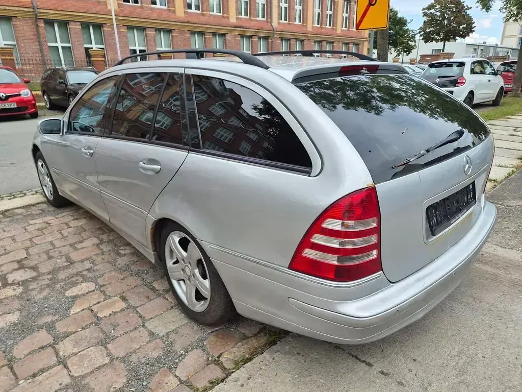 Gebraucht Mercedes C220 150 PS (110 kW) 2007 Silber Kombi