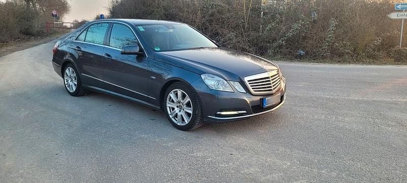Gebraucht Mercedes E200 184 PS (135 kW) 2011 Limousine