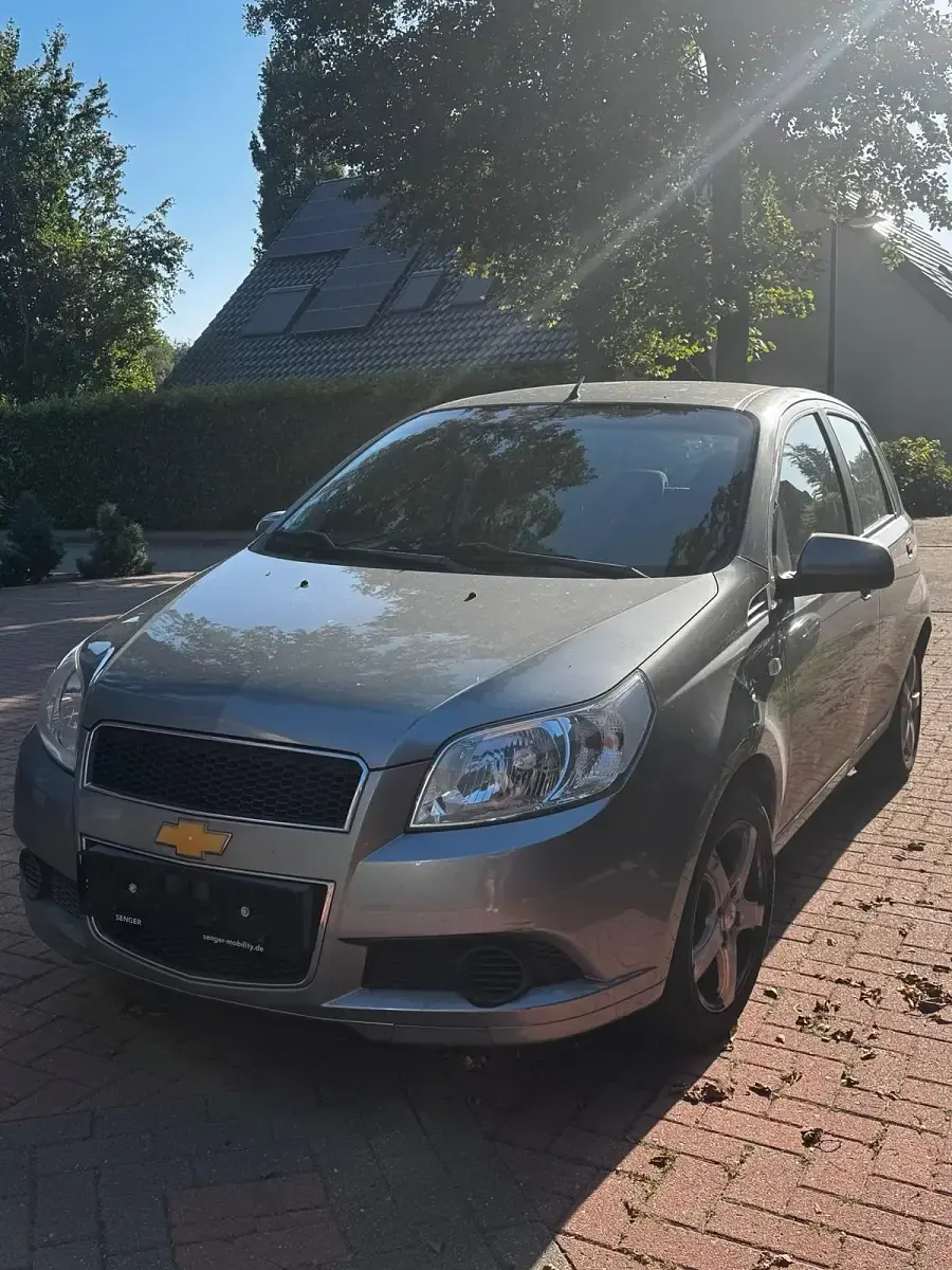 Gebraucht Chevrolet Aveo 84 PS (61 kW) 2010 Grau Kleinwagen