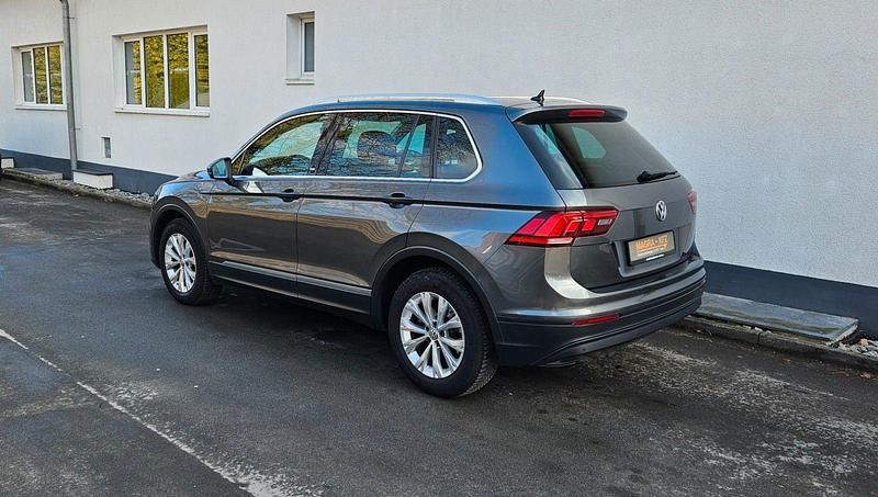 Gebraucht VW Tiguan Sound 150 PS (110 kW) 2017 Grau SUV