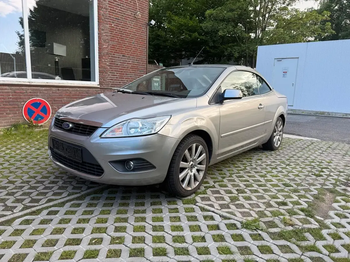 Gebraucht Ford Focus Cabriolet 145 PS (106 kW) 2009 Silber Cabrio