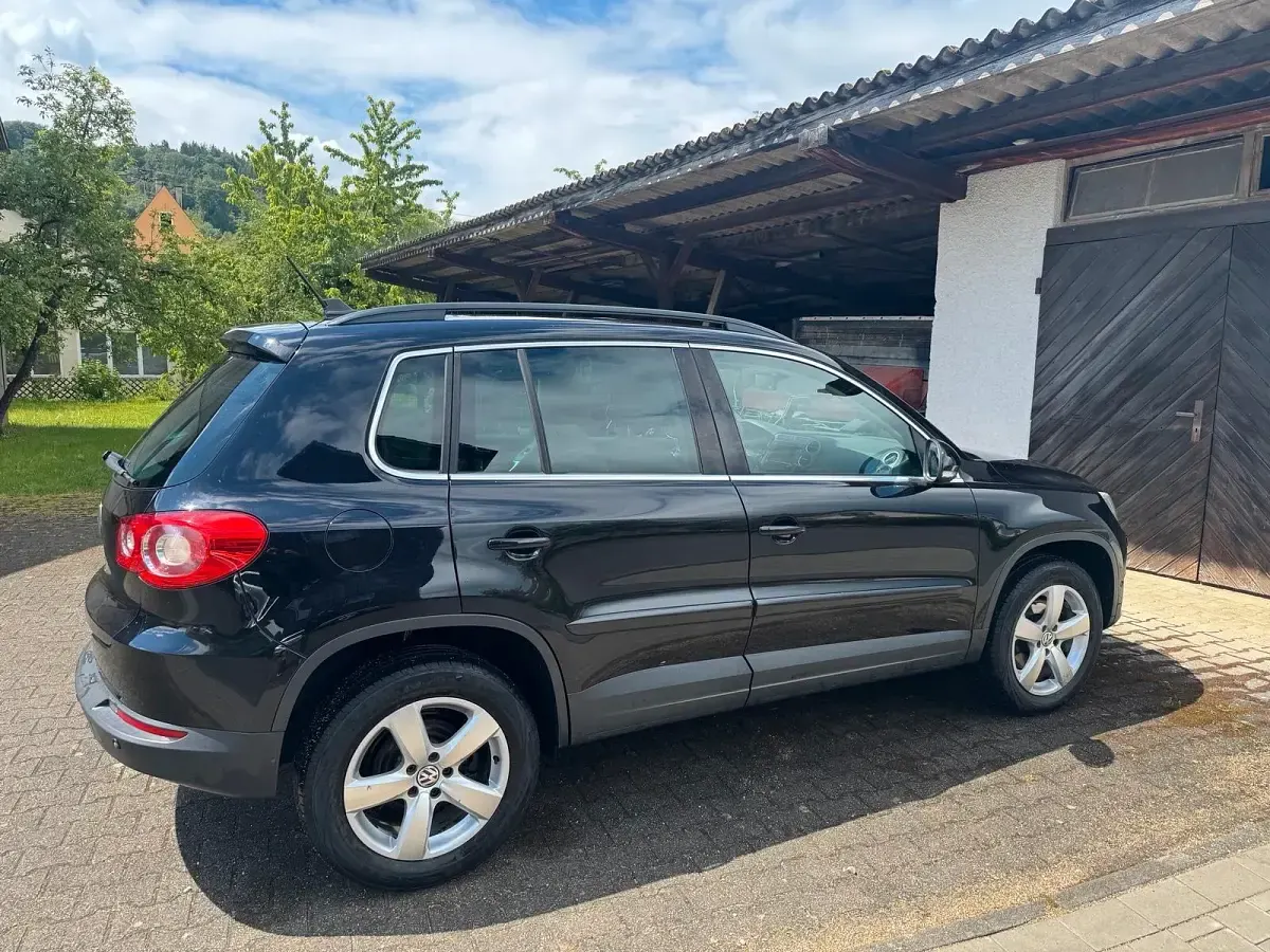 Używany VW Tiguan 200 KM (147 kW) 2009 Czarny SUV