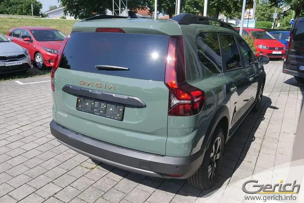 Neu Dacia Jogger Extreme 110 PS (80 kW) 2025 Grün Van / Kleinbus