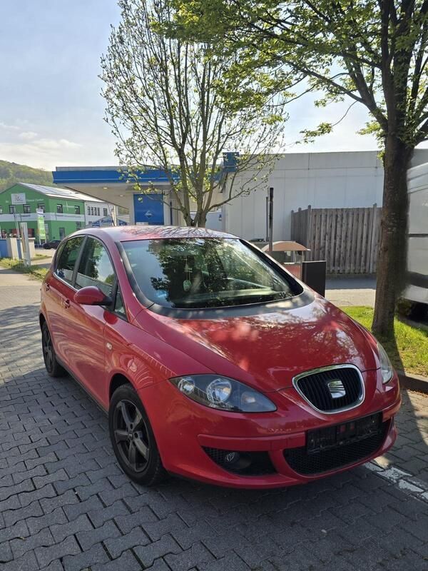 Rot Gebraucht 2007 Seat Altea Van / Kleinbus | 2.699 € (Fairer Preis) - Bild 1/4