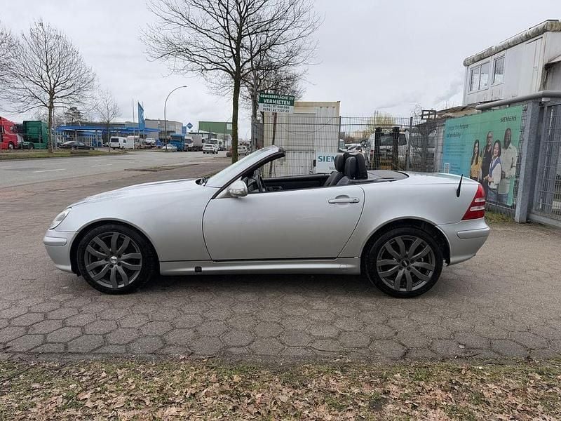 Second-hand Mercedes SLK200 163 CP (119 kW) 2004 Argintiu Cabrio