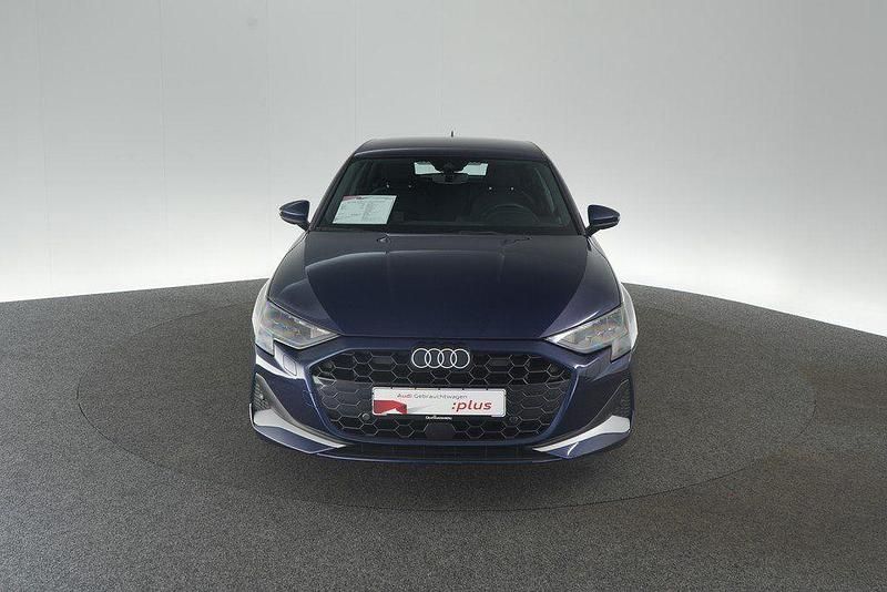 Używany Audi A3 Advanced 150 KM (110 kW) 2025 Niebieski Sedan/Limuzyna