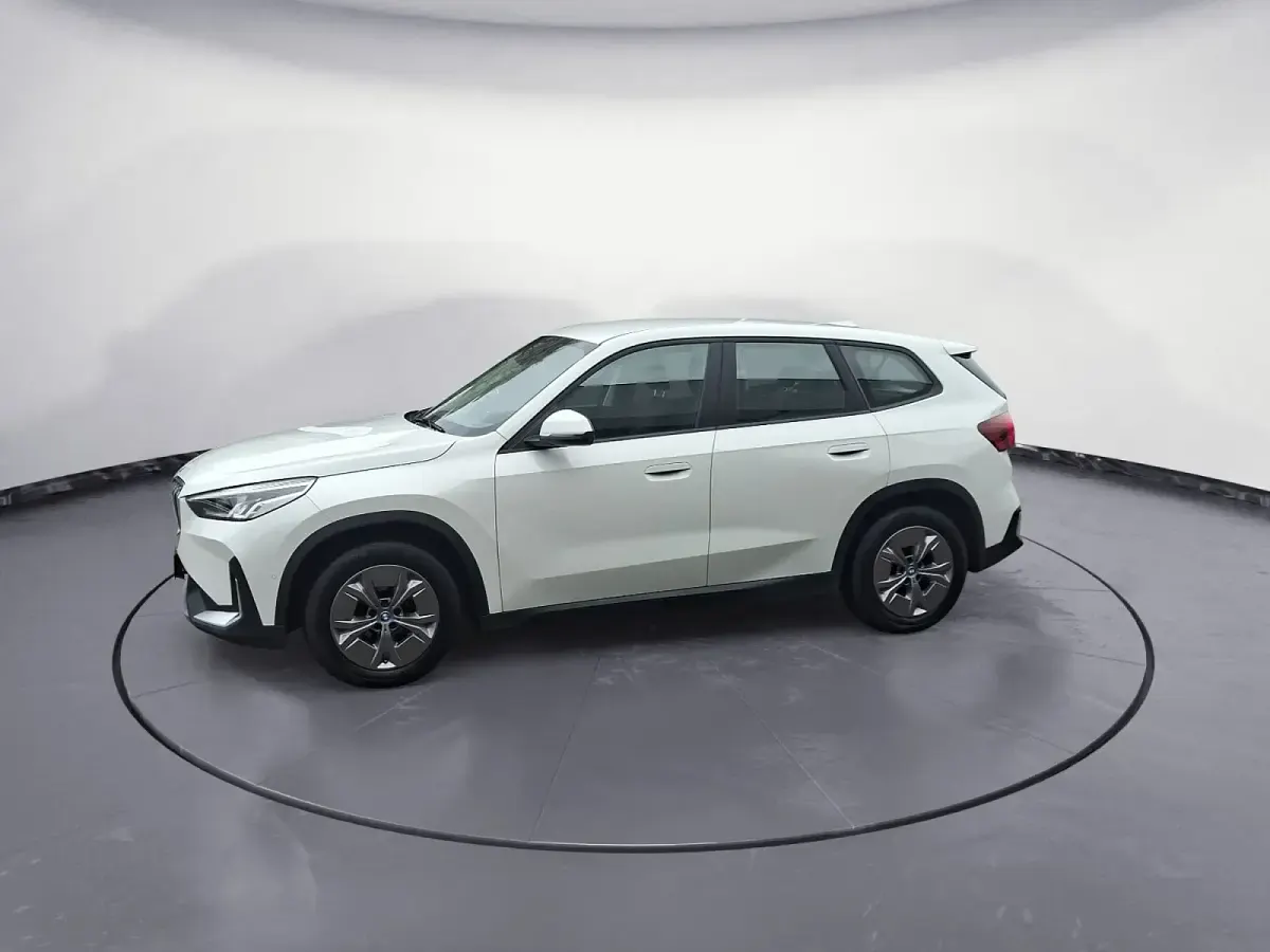 Begagnad BMW iX1 Performance 230 kW (313 HK) 2022 Vit SUV
