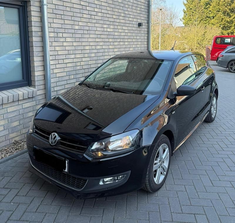 Gebraucht VW Polo Life 90 PS (66 kW) 2013 Schwarz Kleinwagen