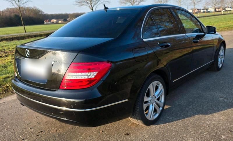 Gebraucht Mercedes C200 Avantgarde 136 PS (100 kW) 2012 Schwarz Limousine
