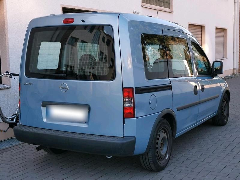 Gebraucht Opel Combo 90 PS (66 kW) 2009 Silber Van / Kleinbus