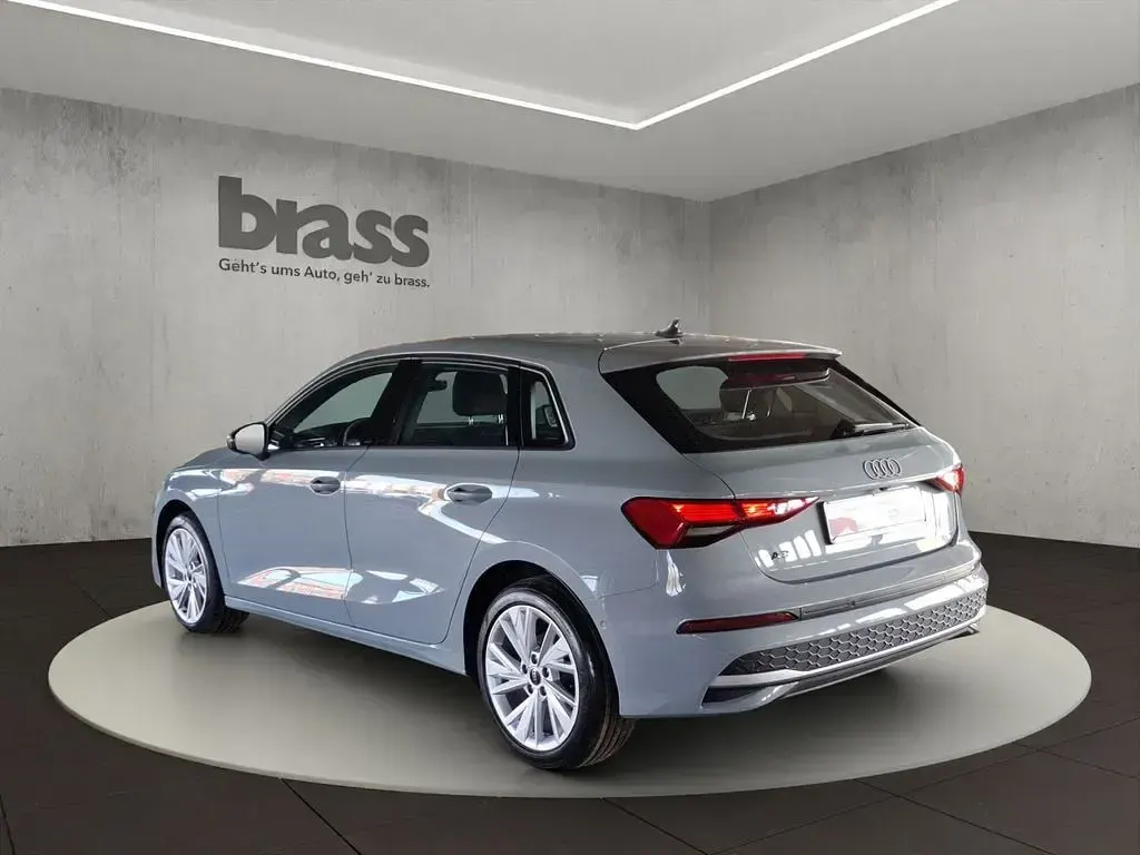 Gebraucht Audi A3 Advanced Plus 150 PS (110 kW) 2024 Pfeilgrau perleffekt Limousine