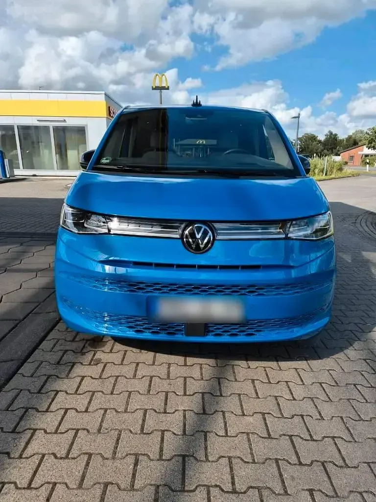 Gebraucht VW Multivan Style 150 PS (110 kW) 2022 Blau Van / Kleinbus