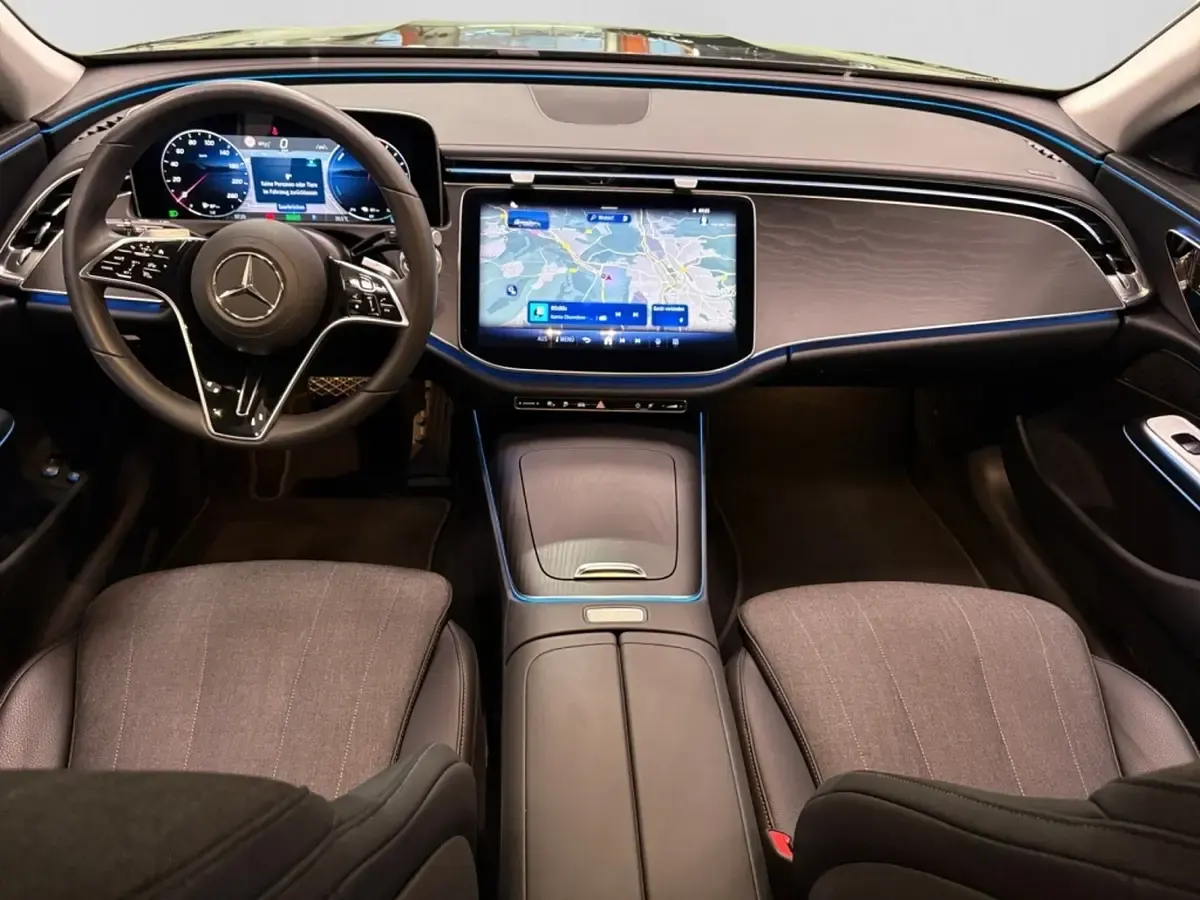 Gebraucht Mercedes E300 Avantgarde 204 PS (150 kW) 2025 Szary Kombi