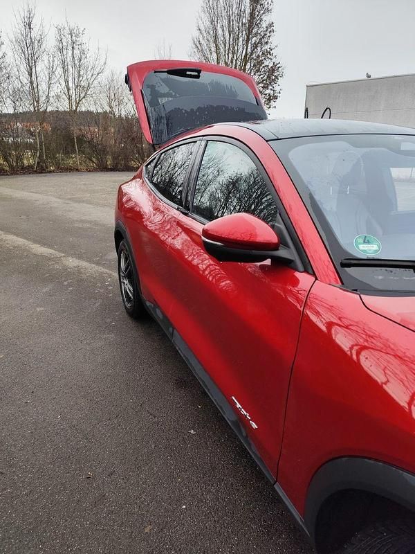 Usata Ford Mustang Mach-E 197 kW (269 CV) 2021 Rosso SUV