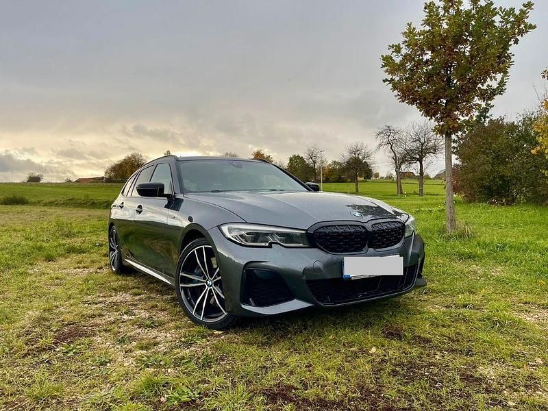 Grau Gebraucht 2020 BMW M340 Performance Limousine | 32.900 € (Fairer Preis) - Bild 1/4
