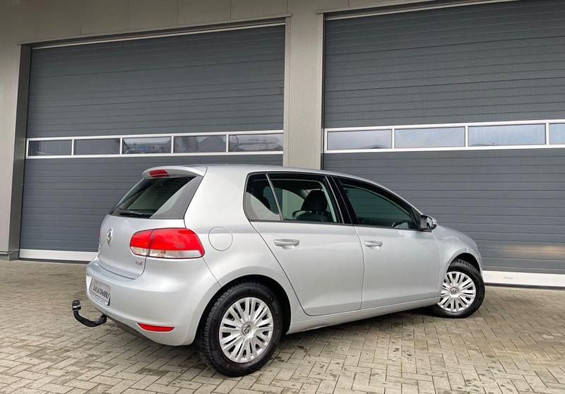 Gebraucht VW Golf VI Trendline 105 PS (77 kW) 2011 Silber Kleinwagen