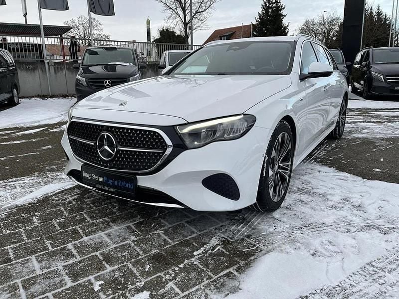 Gebraucht Mercedes E300 Avantgarde 313 PS (230 kW) 2025 Weiß Limousine