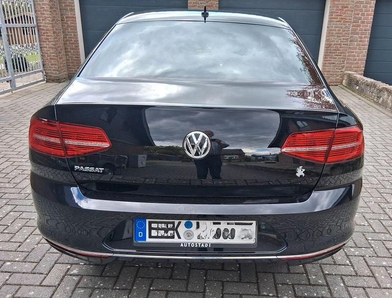 Używany VW Passat Highline 150 KM (110 kW) 2019 Czarny Sedan/Limuzyna