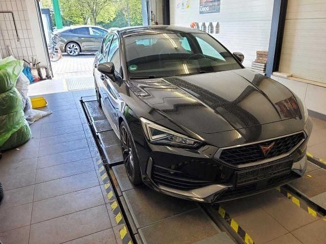 Usata Cupra Leon 245 CV (180 kW) 2022 Nero Berlina