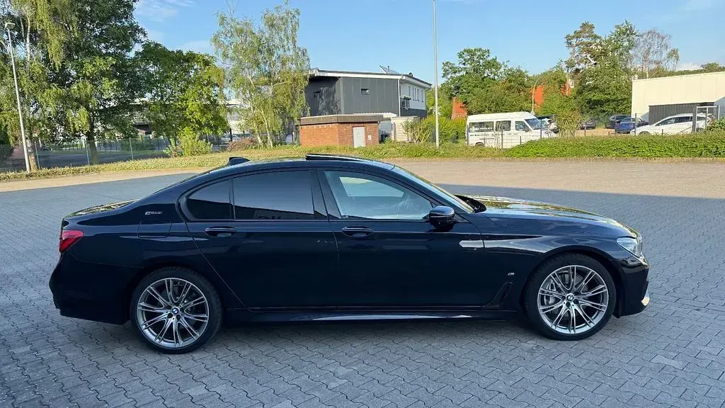 Gebraucht BMW 740 iPerformance 326 PS (239 kW) 2016 Schwarz Limousine